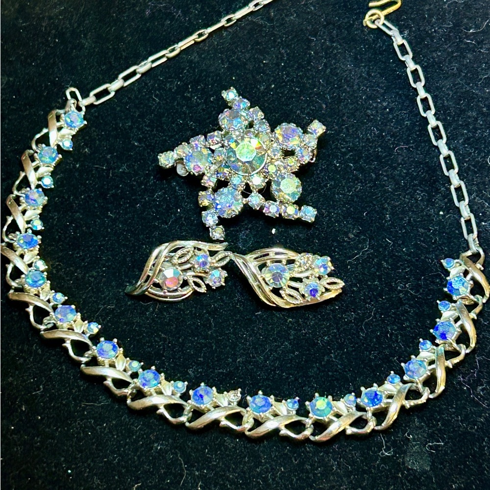 Vintage Silver Toned Necklace, Earrings and Broach.  Signed STAR